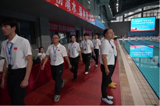 九游官网入口：2025年九江警察运动会游泳暨水上救生技能比赛圆满举行(图3)