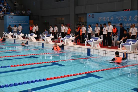 九游官网入口：2025年九江警察运动会游泳暨水上救生技能比赛圆满举行(图4)