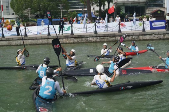九游app：近200名青少年逐浪美兰湖全国青少年皮艇球锦标赛在沪落幕(图3)