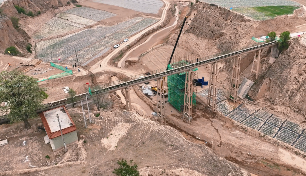 九游体育：蓄足“水动力” 多地抗旱保粮一线观察(图4)