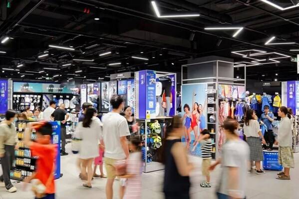 九游体育：36氪：当运动消费提出”既要价值又要价格”迪卡侬找到了解题思路(图1)