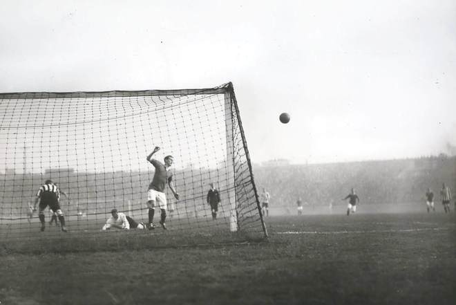 九游体育:TA报道新赛季英超20支球队起源故事:从教堂、工厂到遛狗趣事(图5)