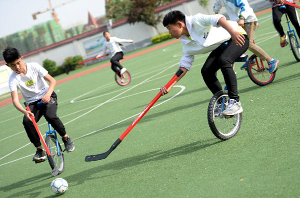 【文体艺苑】直播平台将教室画面当直播内容 专家:侵犯隐私(图6)