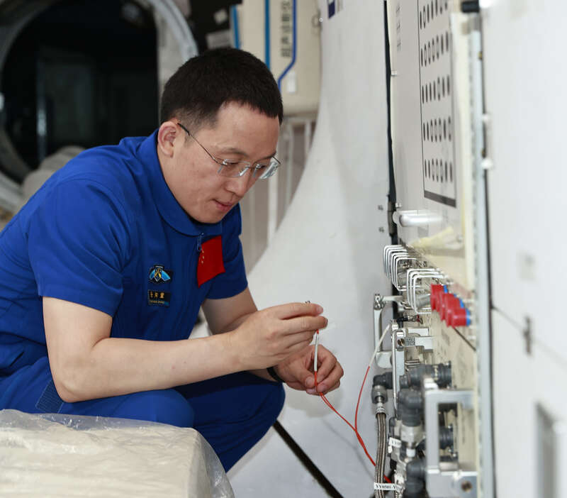 航天员张洪章:做国家需要的事做国家需要的人(图1)