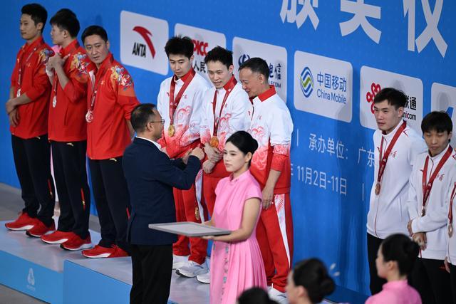 跳水比赛今日在羊城收官赛事颁奖礼服受关注(图1)