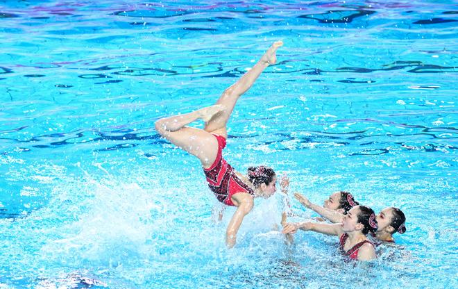 九游app:全运会|水下憋气4分钟!“水上芭蕾”是如何练成的?(图2)