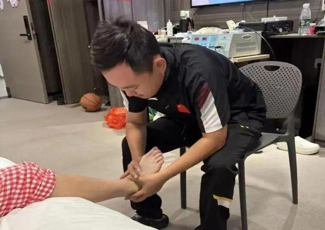 九游app:我院康复科助力吉林省女子曲棍球队再回巅峰(图2)