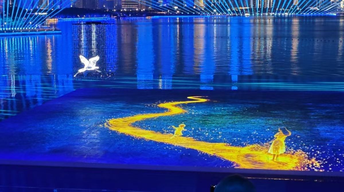 九游app：十五运会完美落幕巴可点亮水中“纸型舞台”惊艳创意(图2)