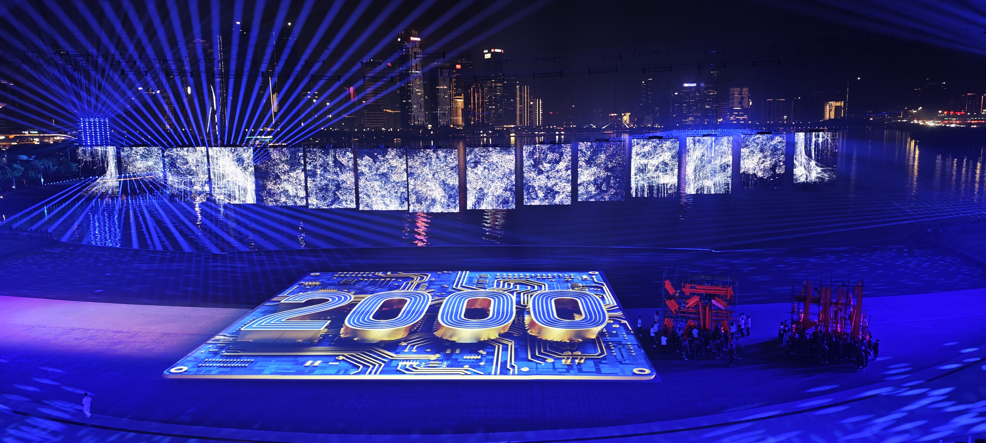 九游app：十五运会完美落幕巴可点亮水中“纸型舞台”惊艳创意(图7)