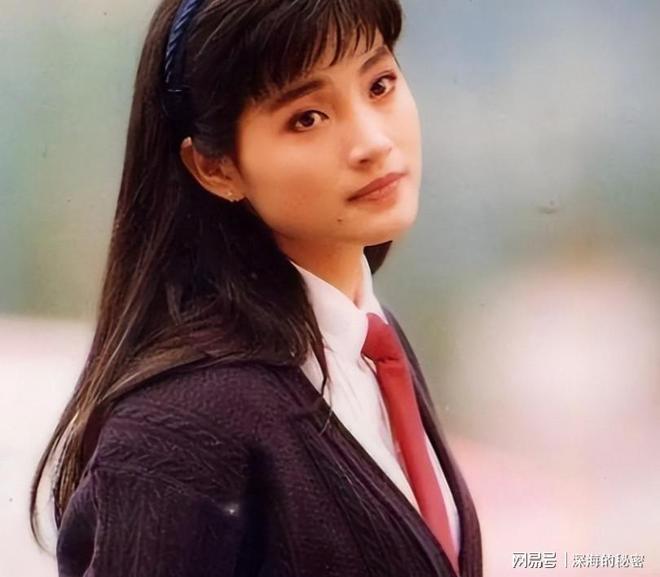 九游app：她58岁仍是干净之身至今没谈过恋爱除非是最爱不然不会献身(图5)