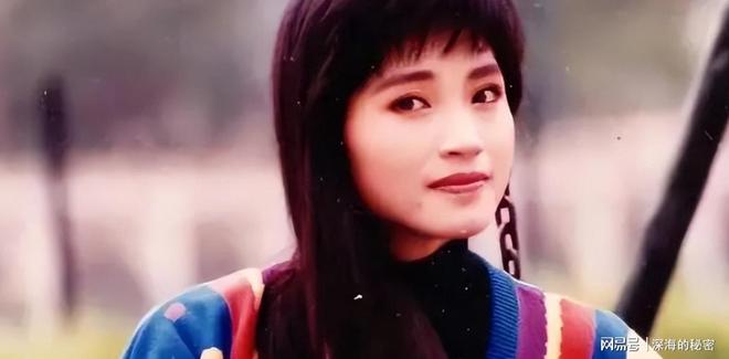 九游app：她58岁仍是干净之身至今没谈过恋爱除非是最爱不然不会献身(图7)