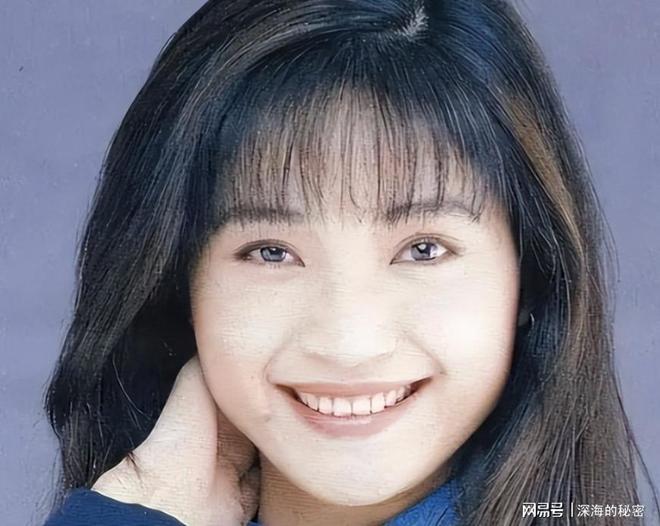 九游app：她58岁仍是干净之身至今没谈过恋爱除非是最爱不然不会献身(图13)