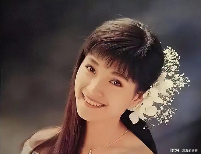 九游app：她58岁仍是干净之身至今没谈过恋爱除非是最爱不然不会献身(图16)