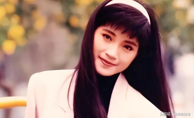 九游app：她58岁仍是干净之身至今没谈过恋爱除非是最爱不然不会献身(图15)