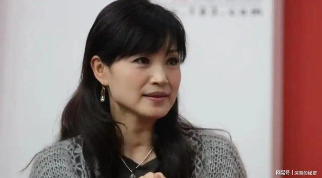 九游app：她58岁仍是干净之身至今没谈过恋爱除非是最爱不然不会献身(图32)