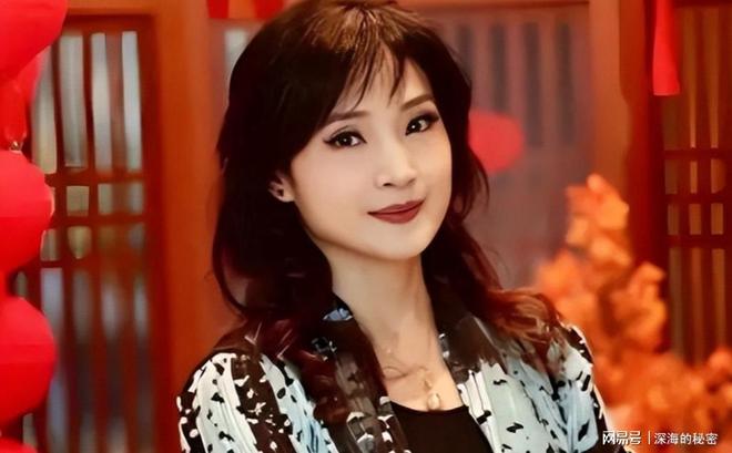 九游app：她58岁仍是干净之身至今没谈过恋爱除非是最爱不然不会献身(图35)