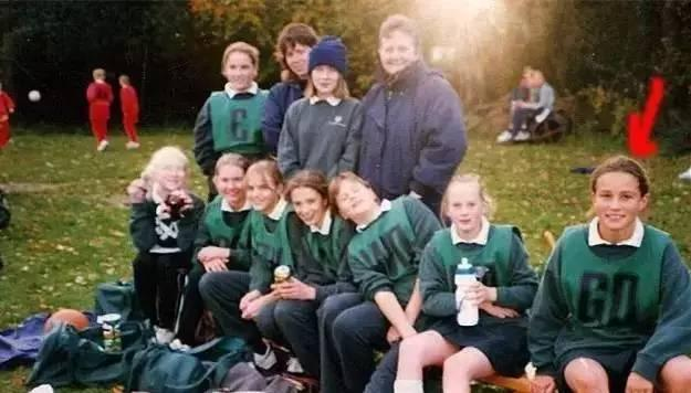 九游体育：把女儿培养成王妃和富豪这个母亲把人生活成豪门(图10)