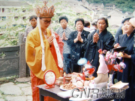 九游体育：欢腾的民族龙舟大赛[图文](图1)