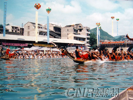 九游体育：欢腾的民族龙舟大赛[图文](图5)
