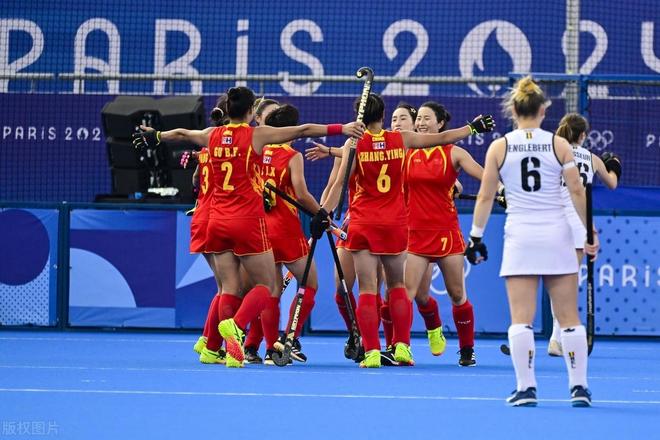九游app:奥运曲棍球疯狂一夜:决赛诞生!中国女曲4-3比利时+PK四冠王冲首金(图5)