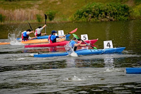 九游app:2025“明月湖杯”重庆市青少年皮划艇公开赛落幕(图3)