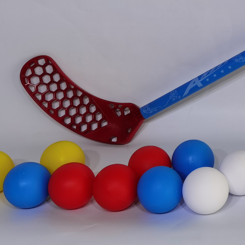 九游官网入口：小李获赠玫瑰金人 莱昂纳多摇身变网红(图1)