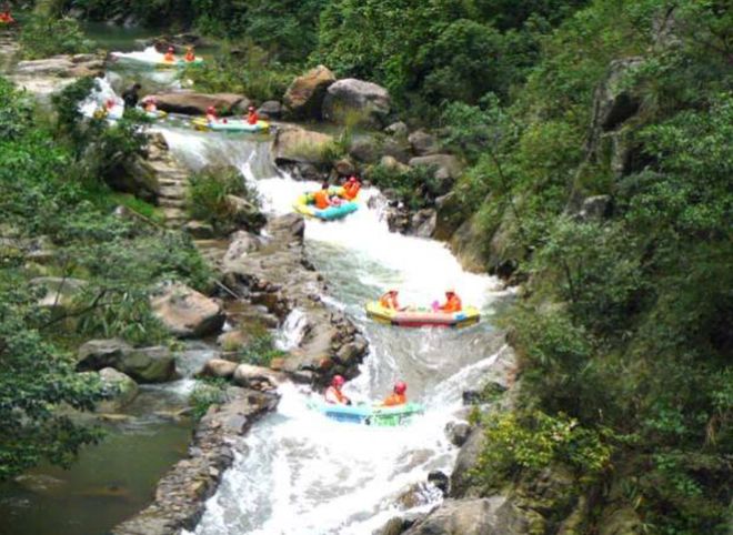 2025年清远漂流亲子攻略：广东省文旅厅认证生态安全双优选！(图1)