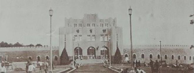 九游app：人文青岛之青岛与海半是山海馈赠半是全民热情——体育设施的变迁以及体育之城的密码(图3)