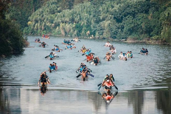 大湾区龙舟高手云集！佛山、中山等队伍逐浪江海……(图1)