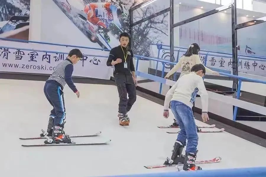 冰雪运动“火出圈” 带动冬日消费“热”(图1)