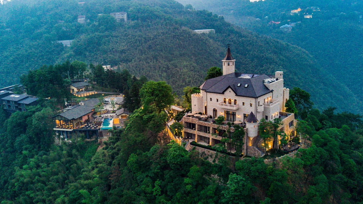 中国「最赚钱」的度假村由这对「不守规矩」的跨国夫妇打造 新商业100人(图2)