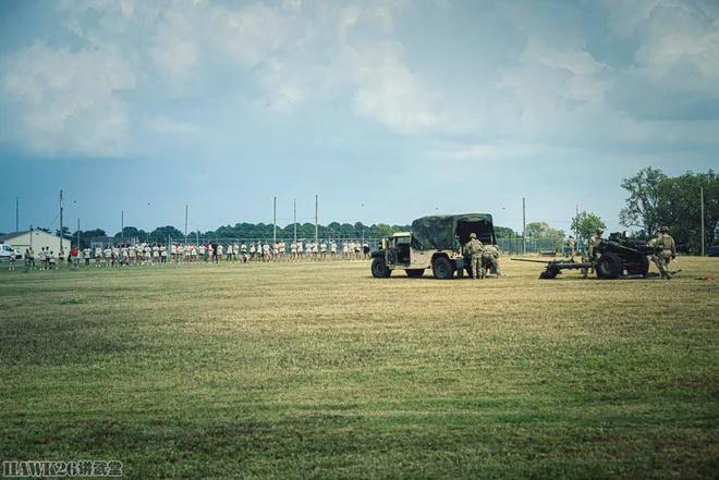 大群美女围观M119榴弹炮开火 第101空降师特殊活动 改善自身形象(图5)