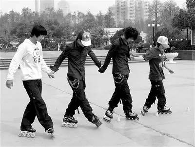 九游官网入口：365·体育项目推广]现代轮滑国际项目知多少(图5)