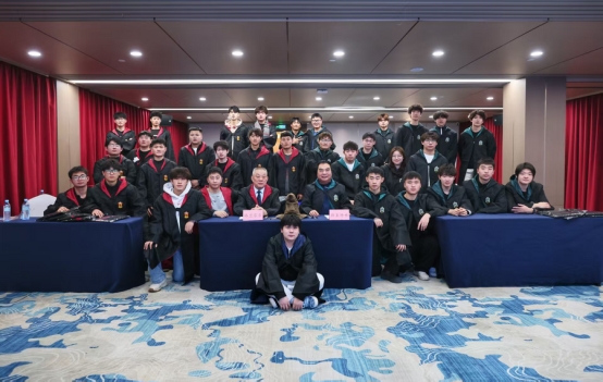 九游体育:冰上竞技跨年狂欢!——“犀旺杯”第6届全国大学生冰球联赛(总决赛)跨年嘉年华活动圆满举行(图4)