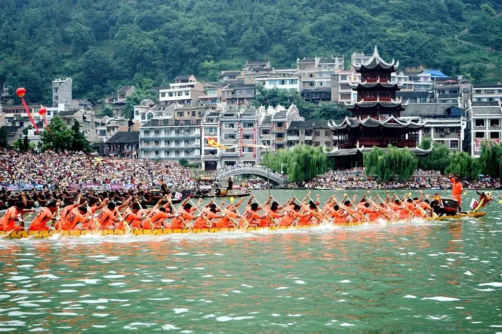以舟为媒传文脉以赛聚力竞风流——我校双线亮相端午龙舟系列活动(图1)