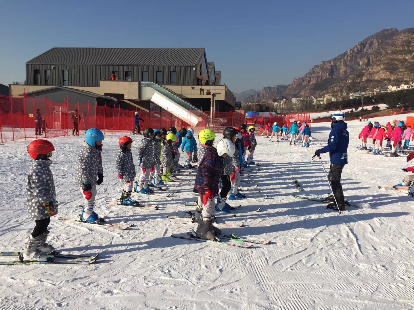 九游体育：2026年1月北京周边滑雪场选型指南：从企业团建到家庭出游的终极决策(图2)